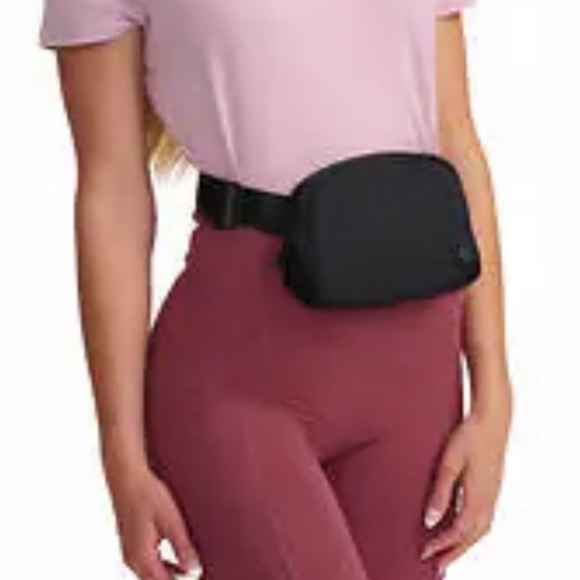 Lole Handbags - Lole Belt bag